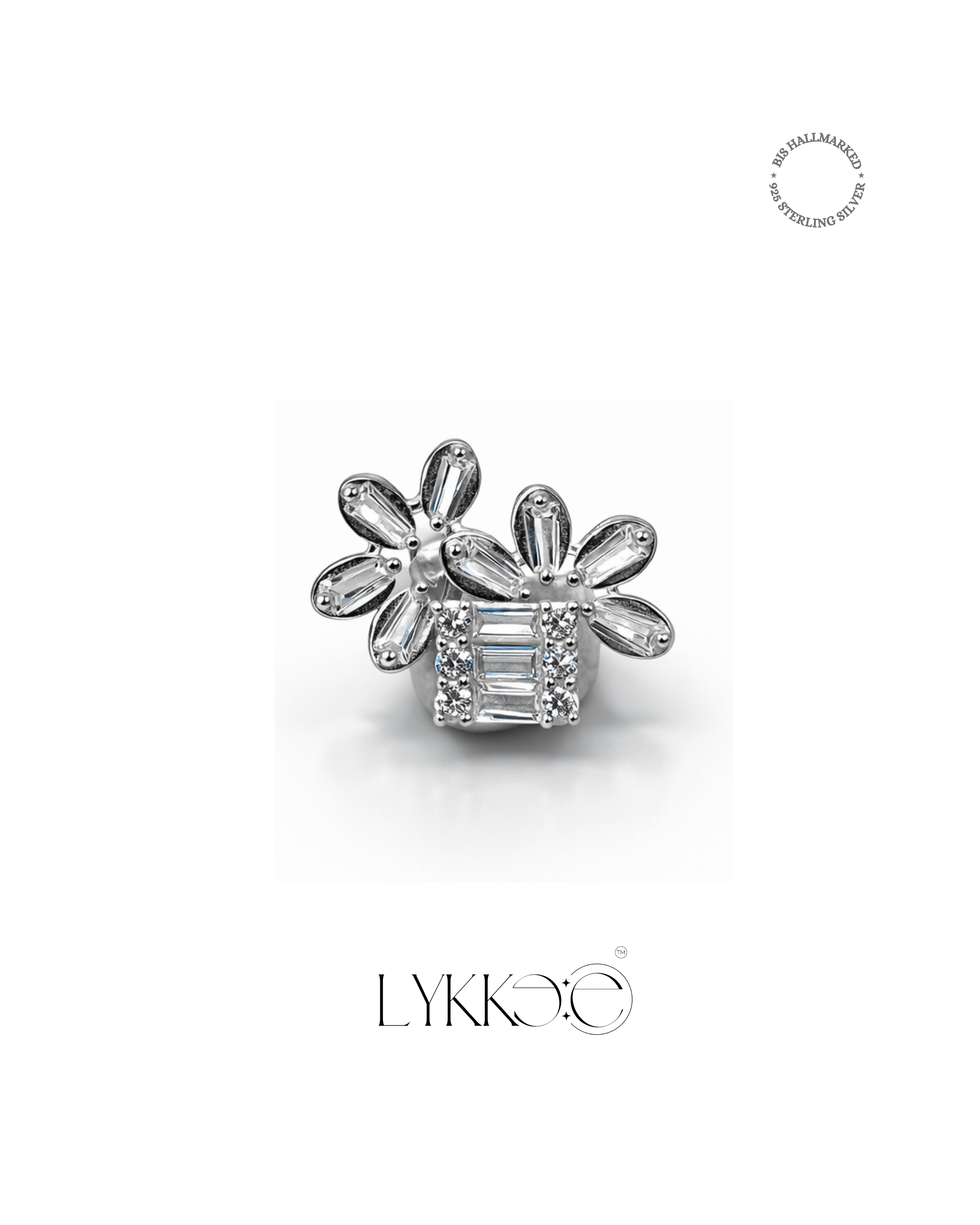 Fiora Spark Studs
